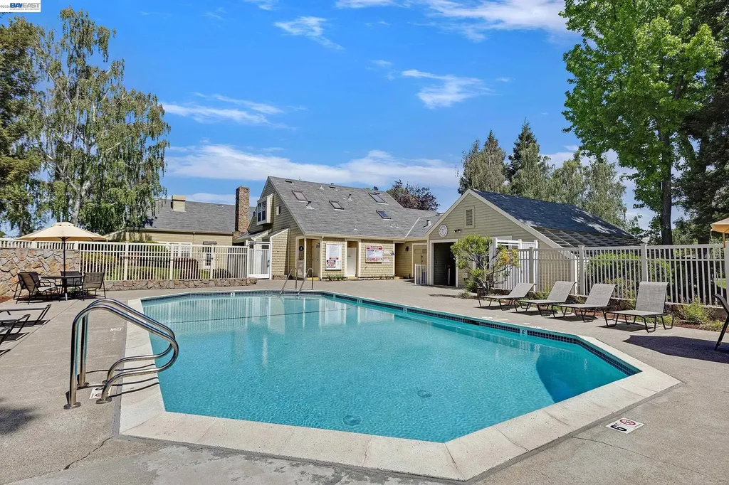 29354 Middleborough Hayward CA 94544