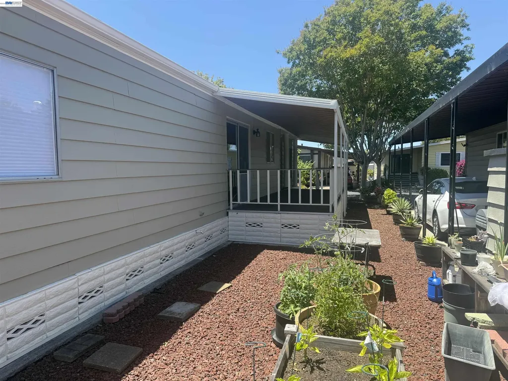 29354 Middleborough Hayward CA 94544