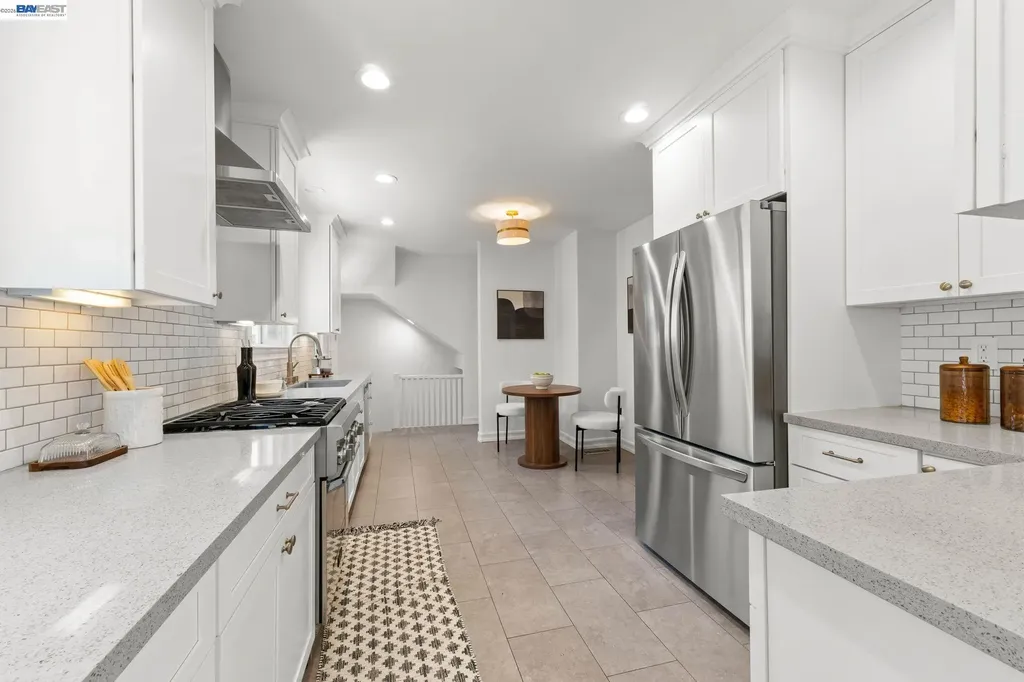 5869 Picardy Drive Oakland CA 94605