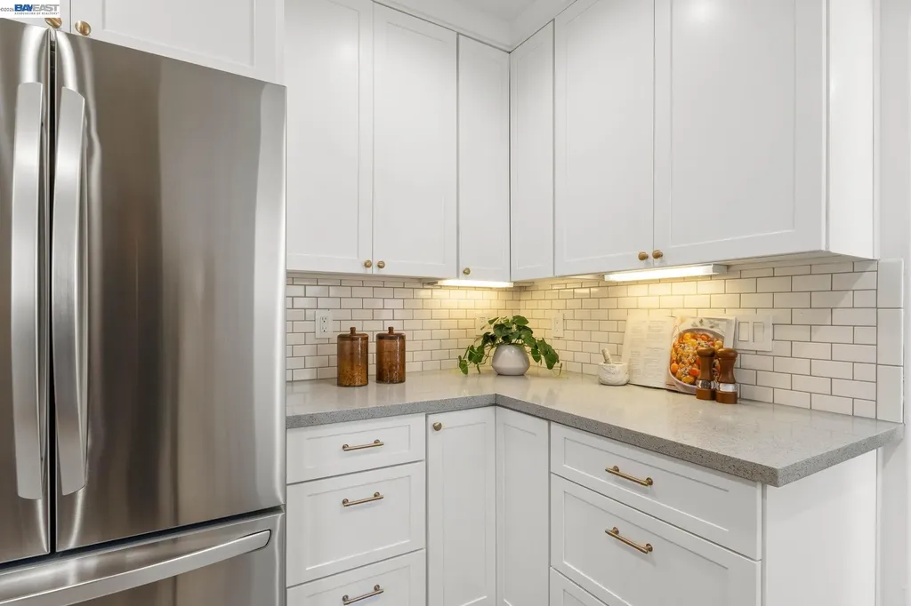 5869 Picardy Drive Oakland CA 94605