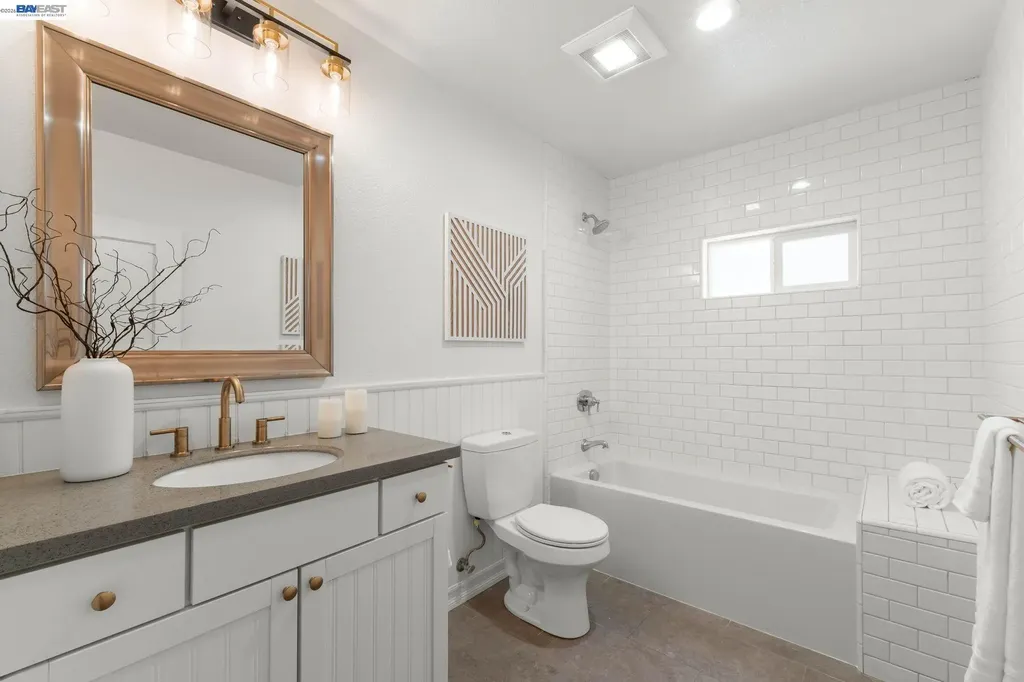 5869 Picardy Drive Oakland CA 94605