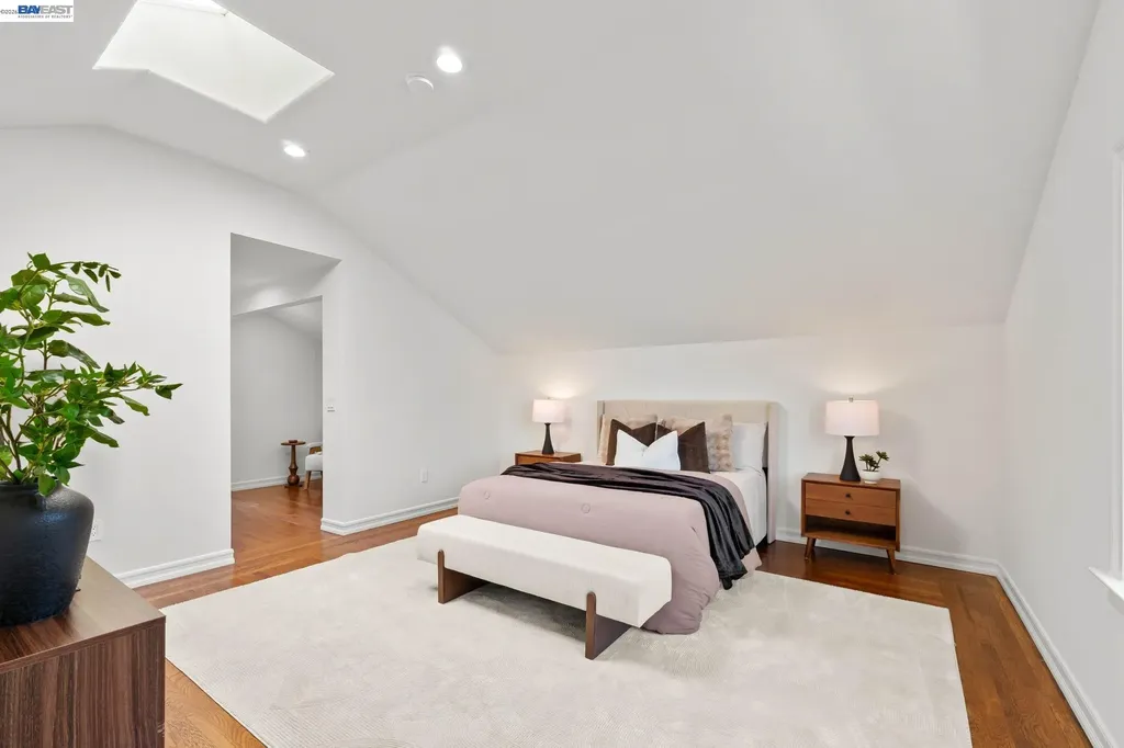 5869 Picardy Drive Oakland CA 94605