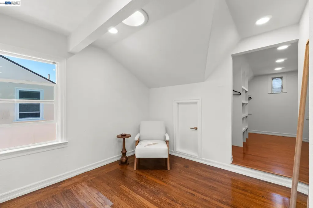 5869 Picardy Drive Oakland CA 94605