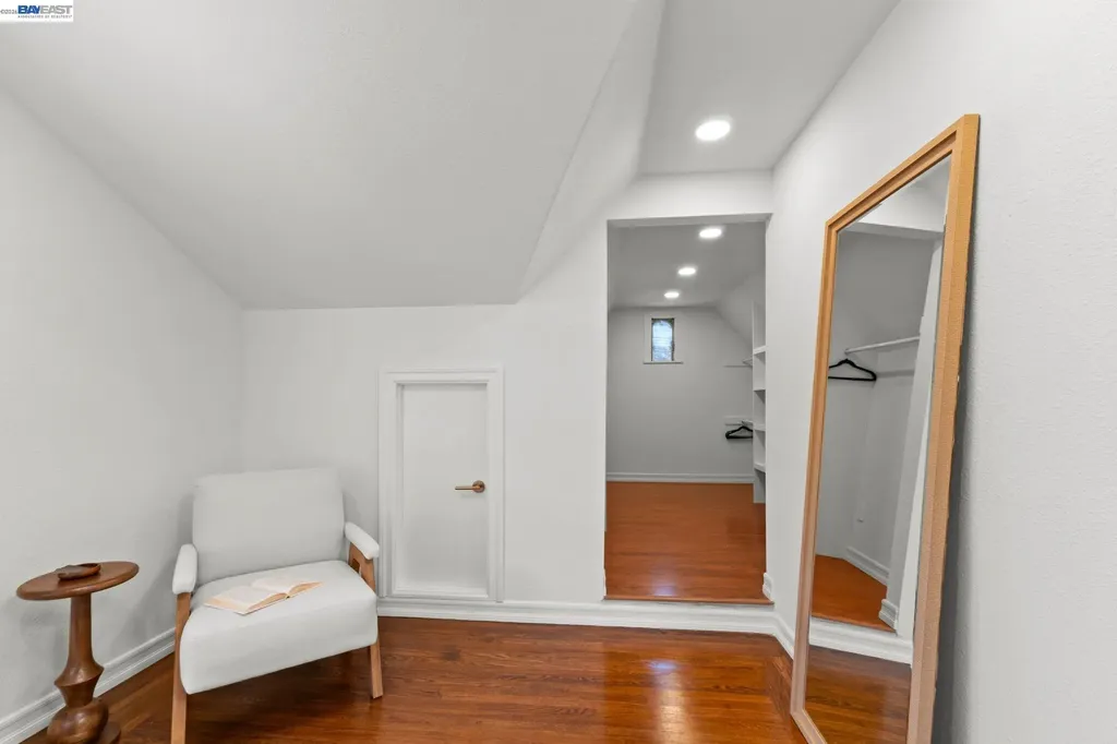 5869 Picardy Drive Oakland CA 94605