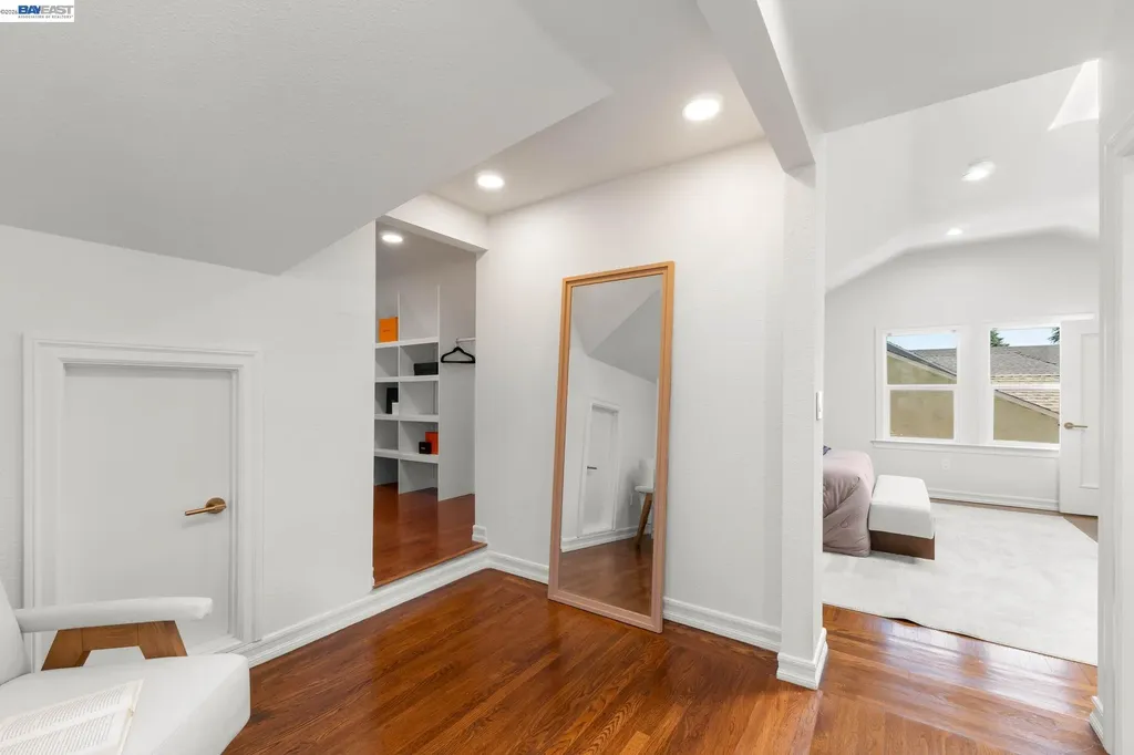 5869 Picardy Drive Oakland CA 94605