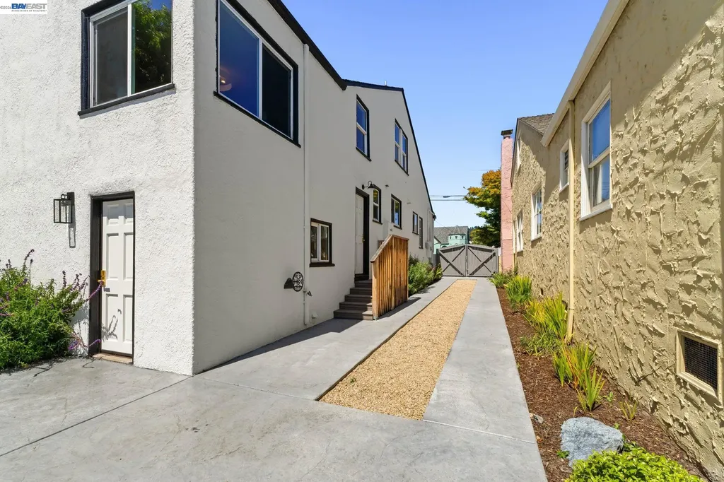 5869 Picardy Drive Oakland CA 94605