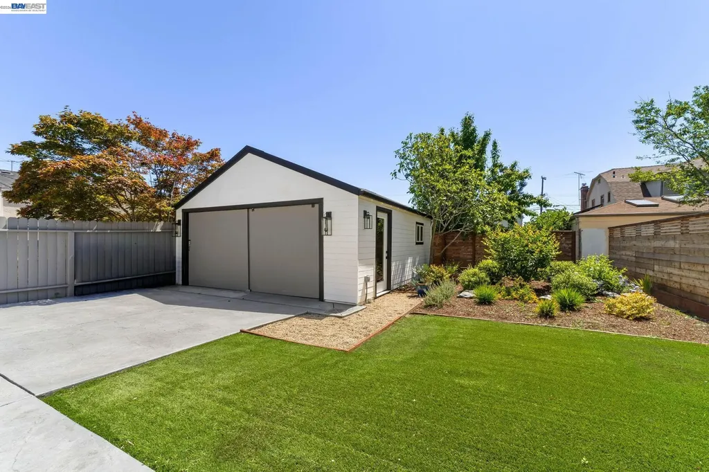 5869 Picardy Drive Oakland CA 94605