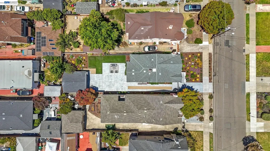 5869 Picardy Drive Oakland CA 94605