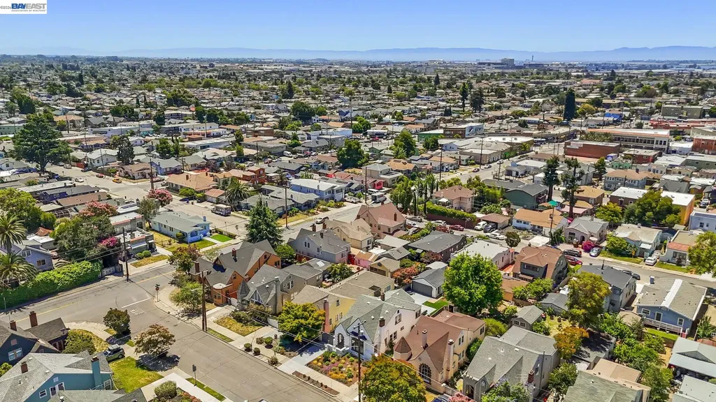 5869 Picardy Drive Oakland CA 94605