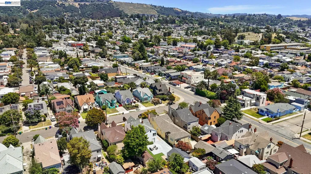 5869 Picardy Drive Oakland CA 94605