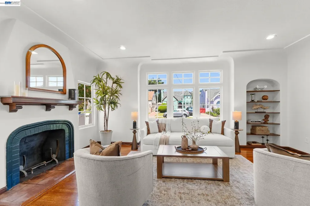 5869 Picardy Drive Oakland CA 94605