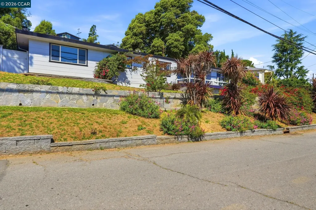 8019 Sterling Drive Oakland CA 94605