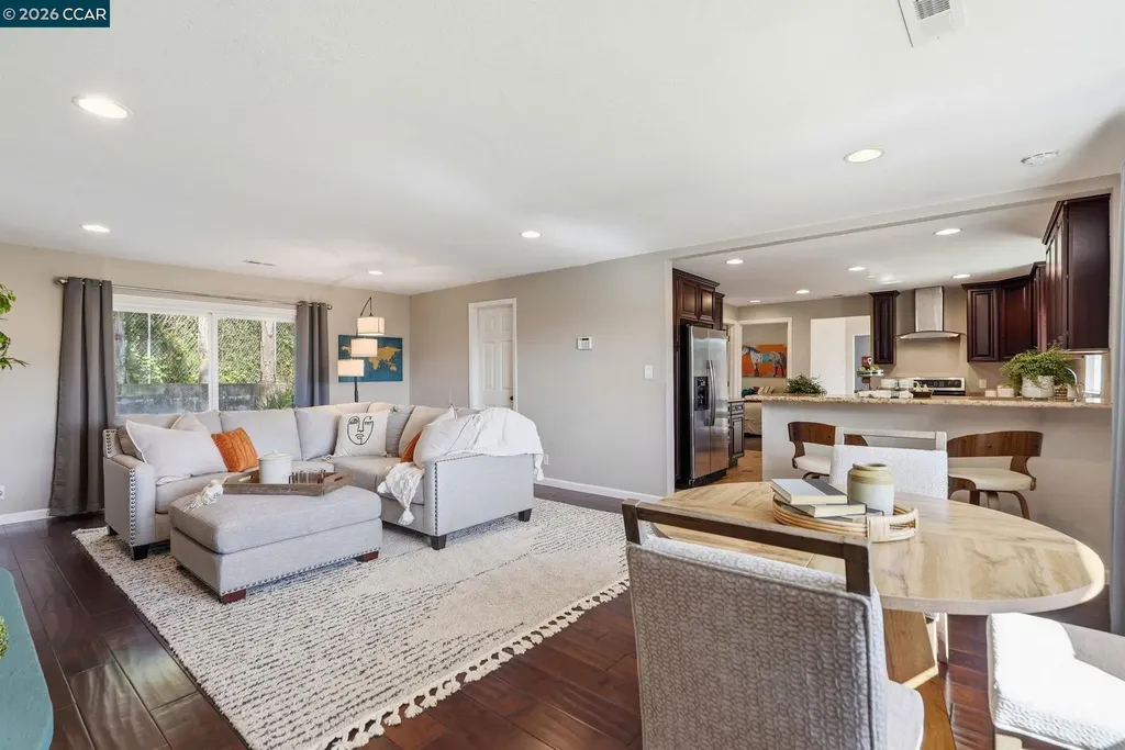 8019 Sterling Drive Oakland CA 94605