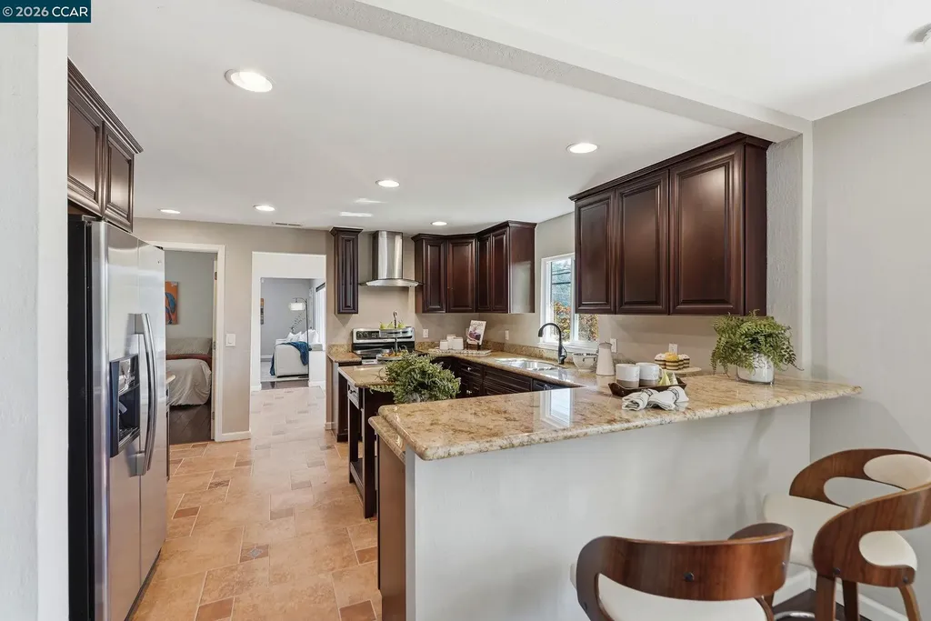 8019 Sterling Drive Oakland CA 94605