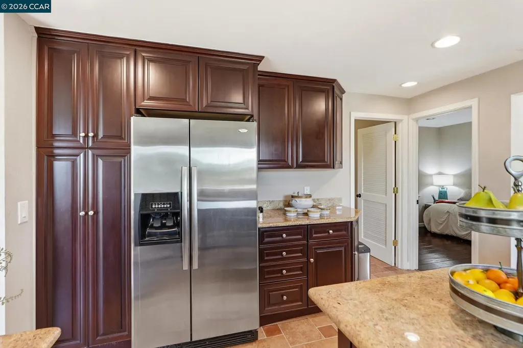 8019 Sterling Drive Oakland CA 94605