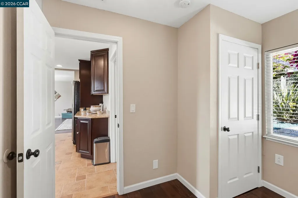 8019 Sterling Drive Oakland CA 94605
