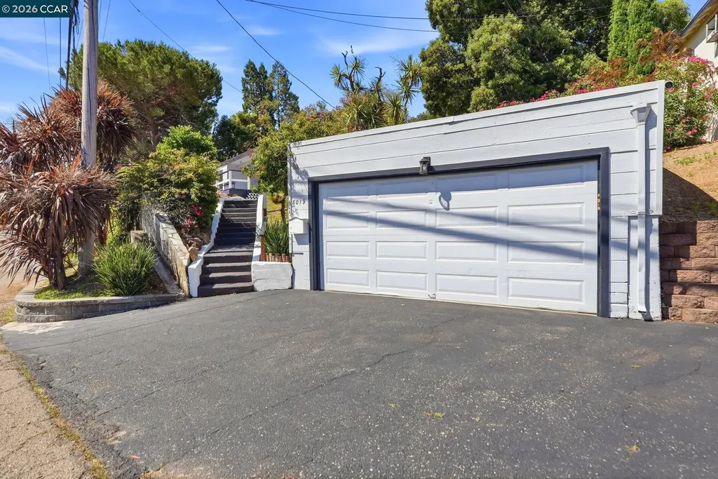 8019 Sterling Drive Oakland CA 94605