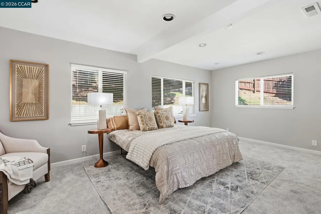 8019 Sterling Drive Oakland CA 94605