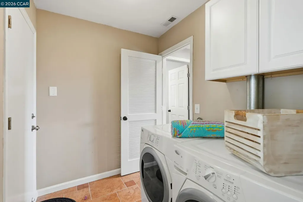 8019 Sterling Drive Oakland CA 94605