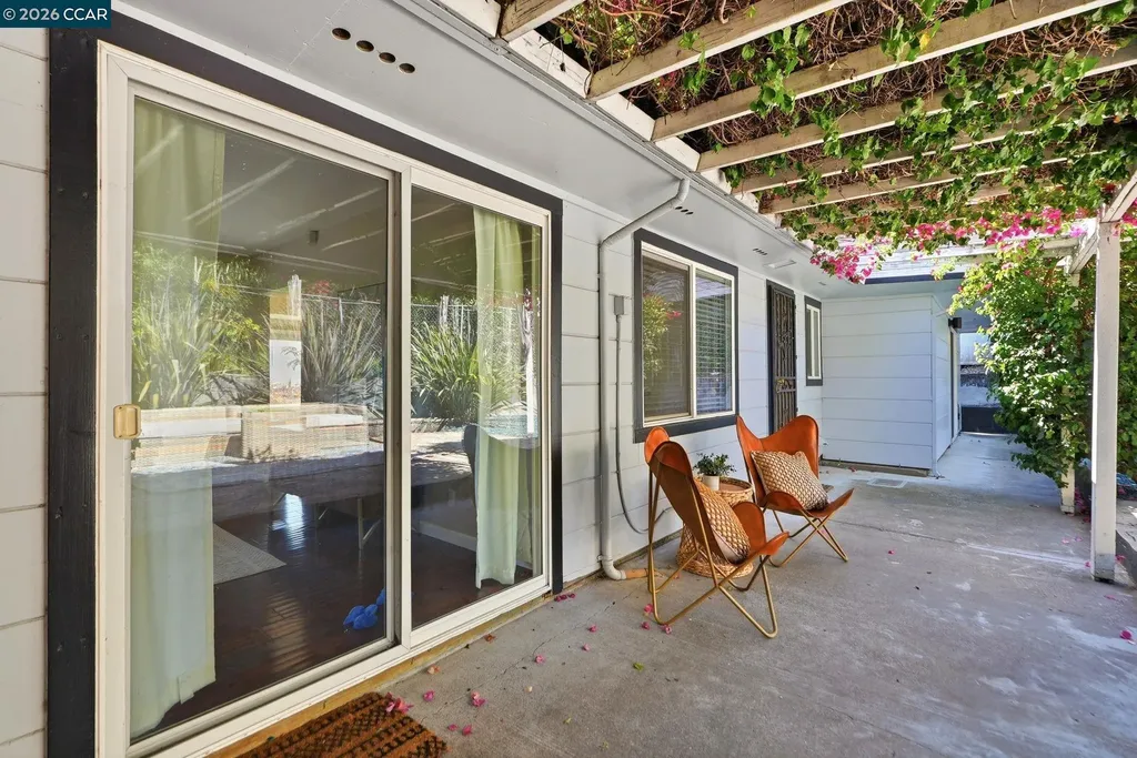 8019 Sterling Drive Oakland CA 94605