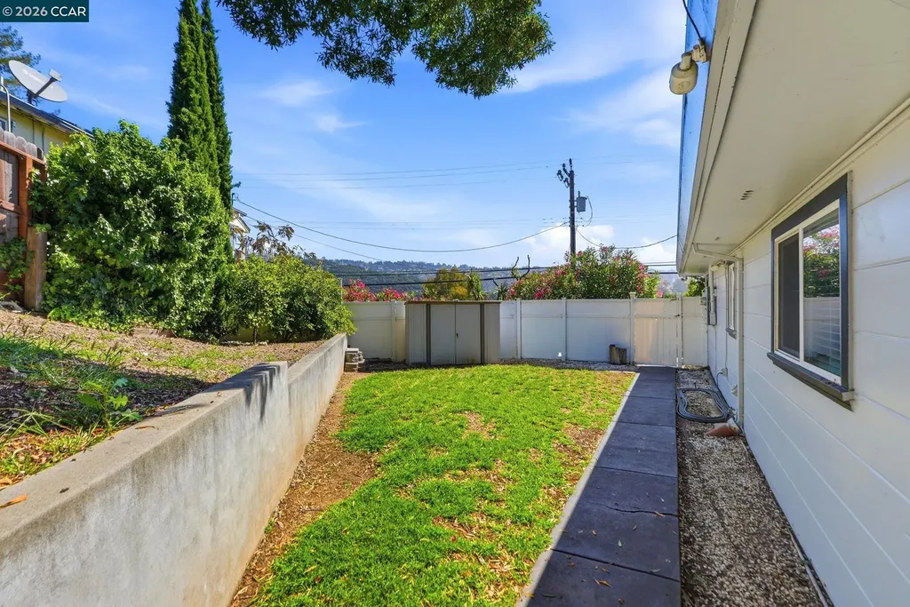 8019 Sterling Drive Oakland CA 94605
