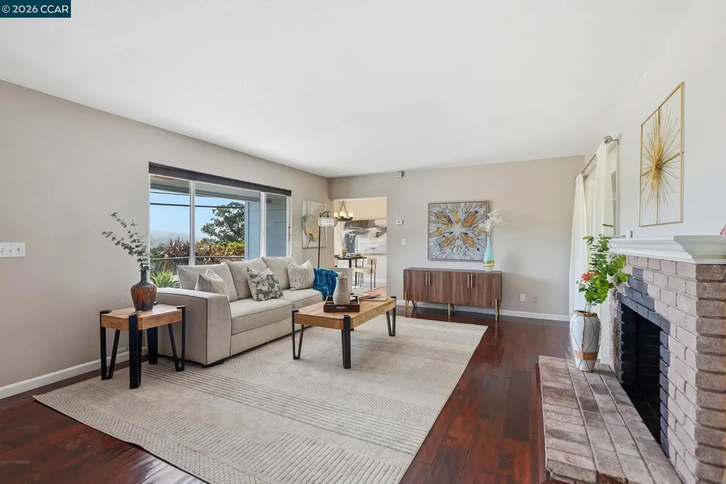 8019 Sterling Drive Oakland CA 94605