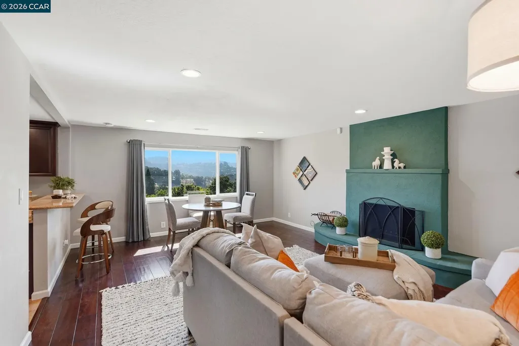 8019 Sterling Drive Oakland CA 94605