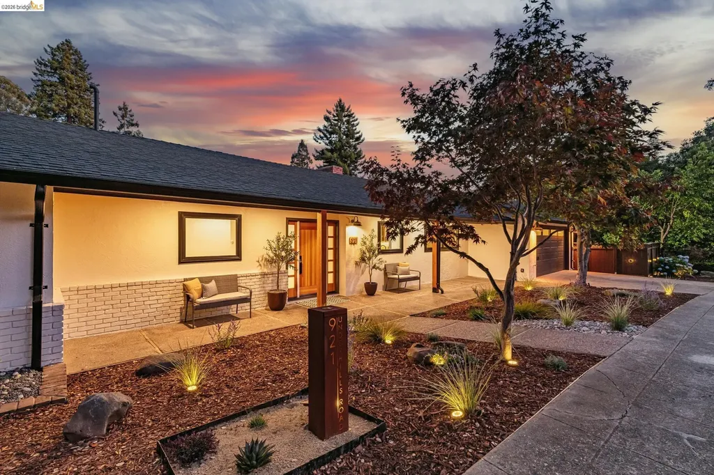 921 Underhills Road Oakland CA 94610