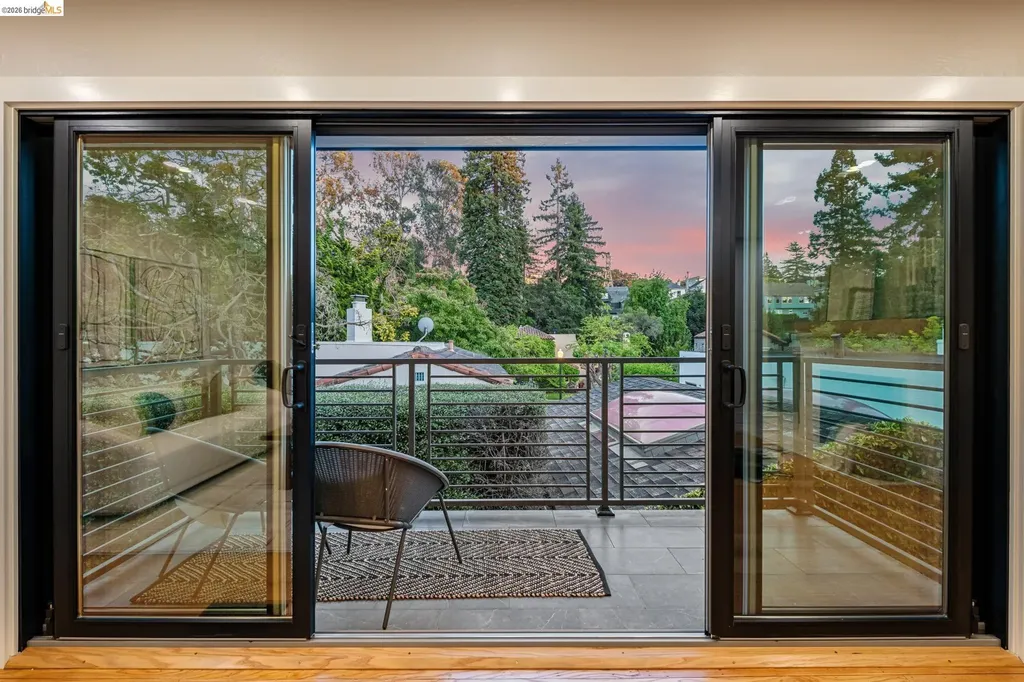 921 Underhills Road Oakland CA 94610
