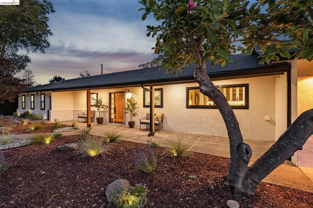 921 Underhills Road Oakland CA 94610