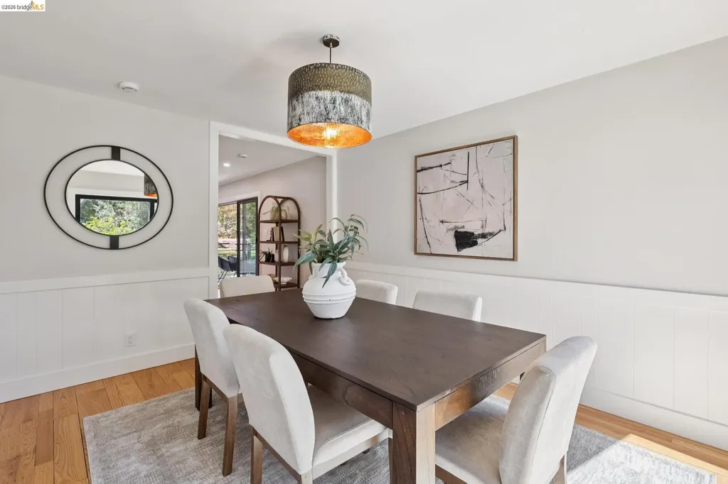 921 Underhills Road Oakland CA 94610