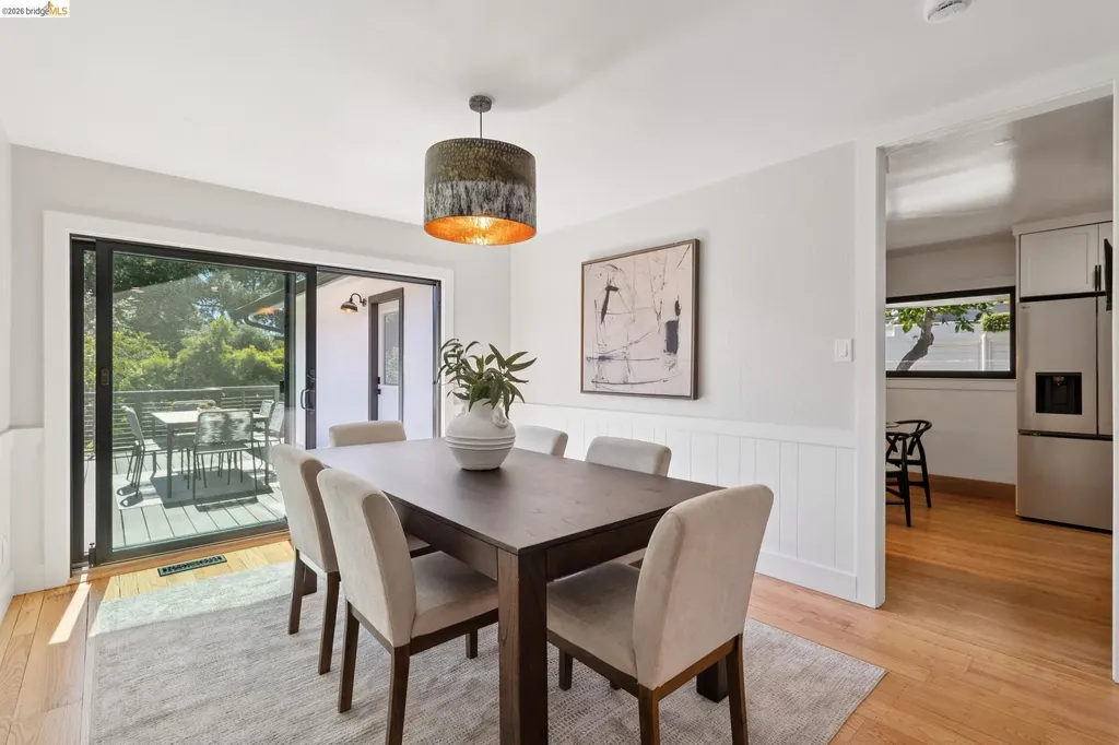 921 Underhills Road Oakland CA 94610
