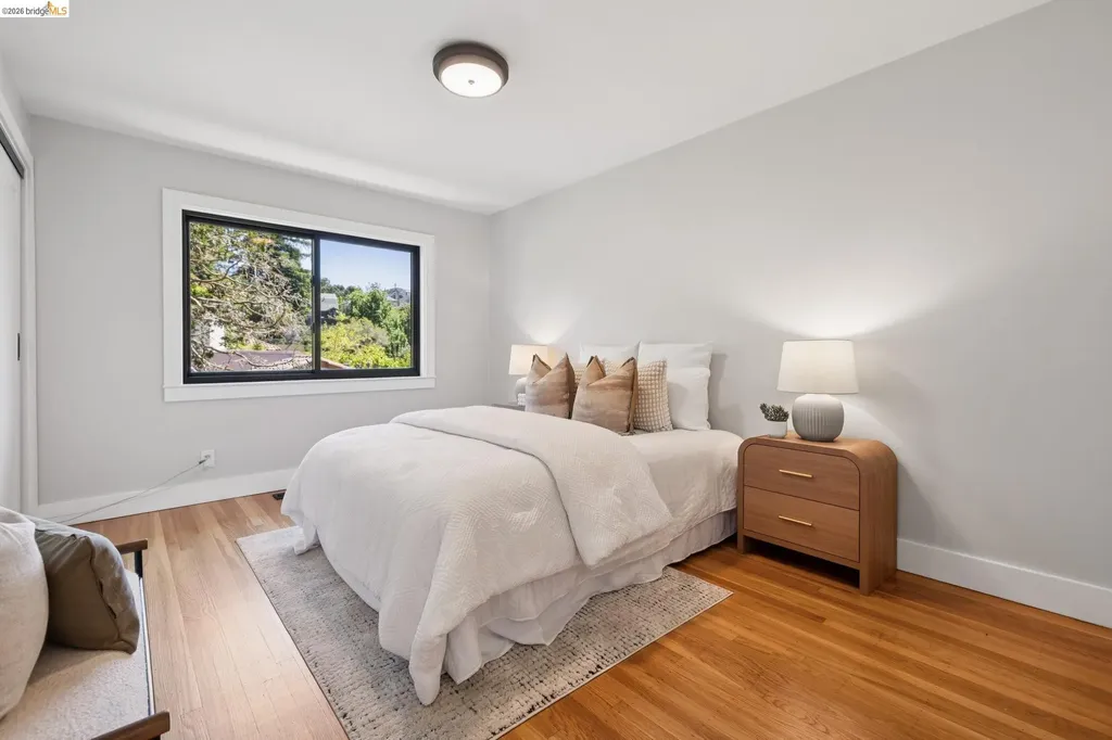 921 Underhills Road Oakland CA 94610