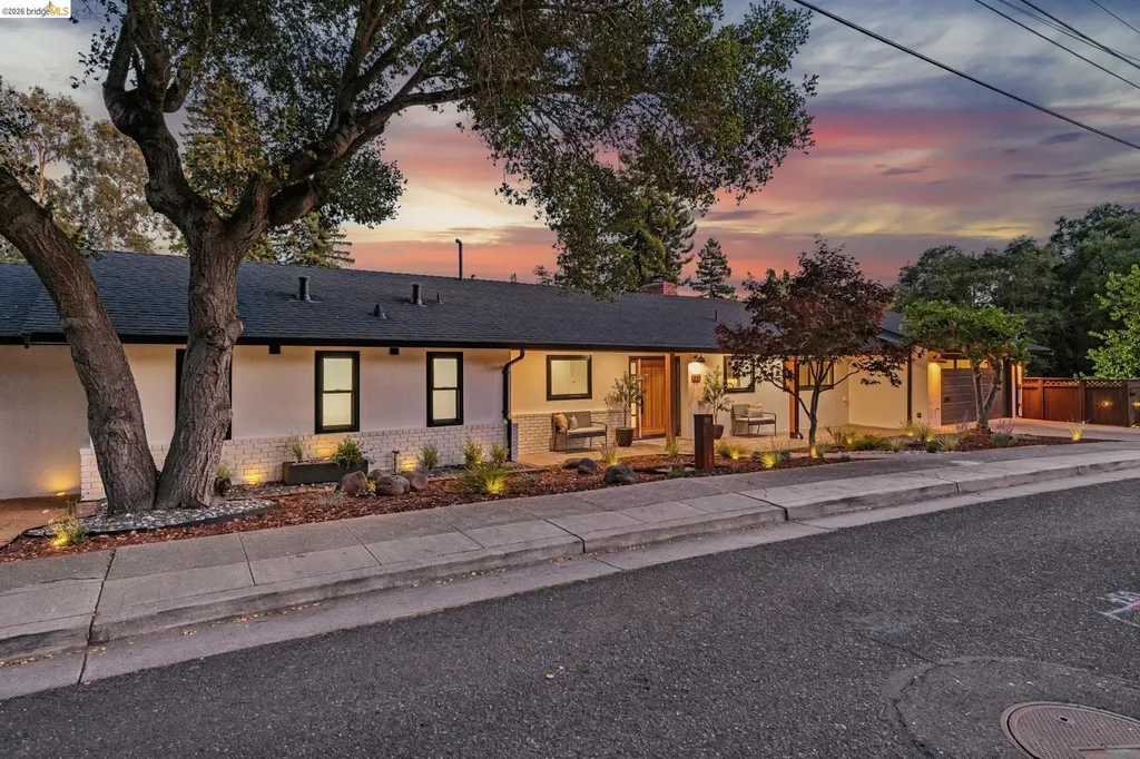 921 Underhills Road Oakland CA 94610