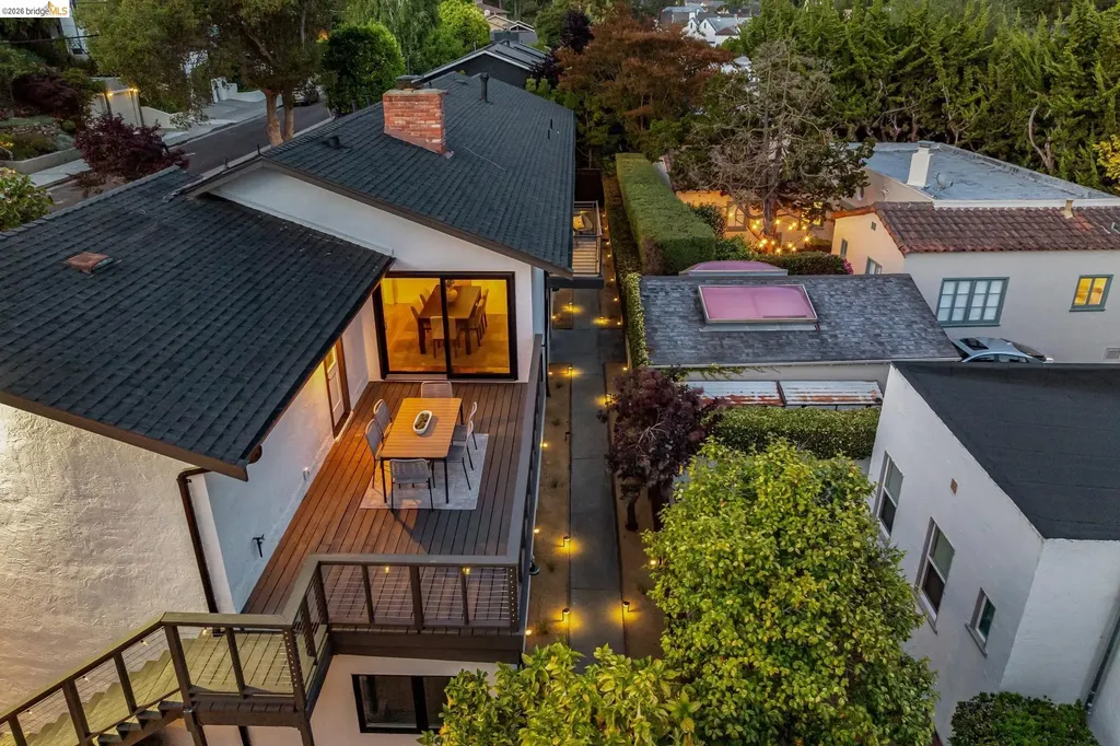 921 Underhills Road Oakland CA 94610