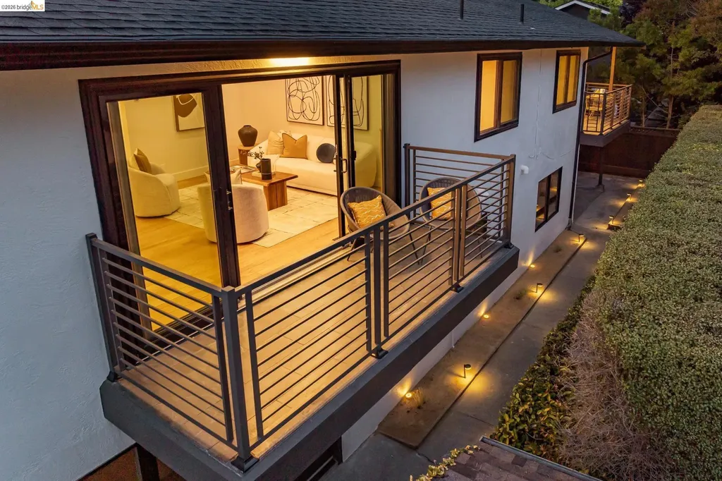921 Underhills Road Oakland CA 94610