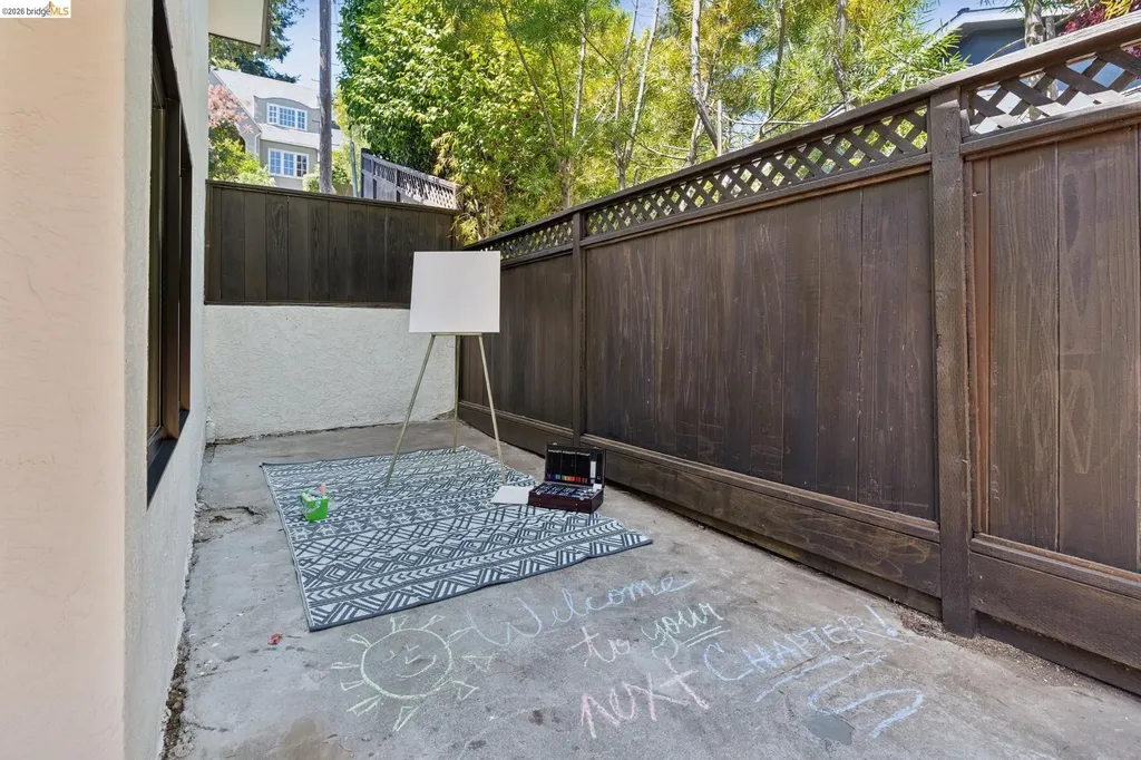921 Underhills Road Oakland CA 94610