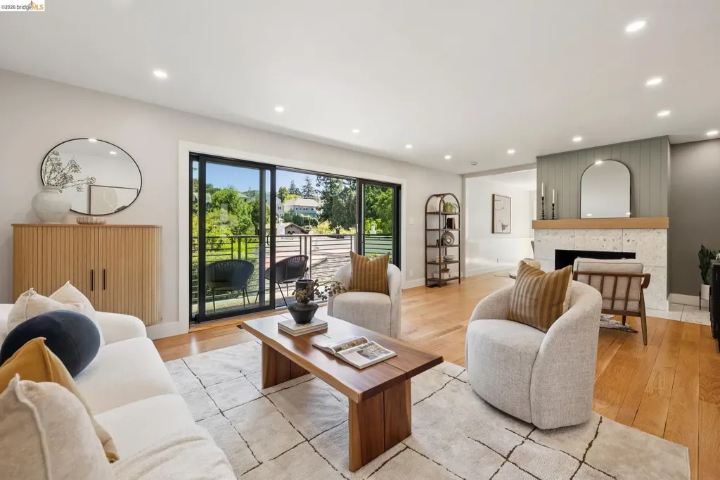 921 Underhills Road Oakland CA 94610