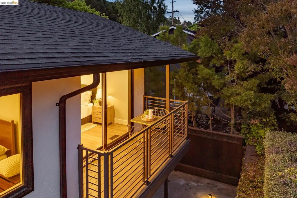 921 Underhills Road Oakland CA 94610