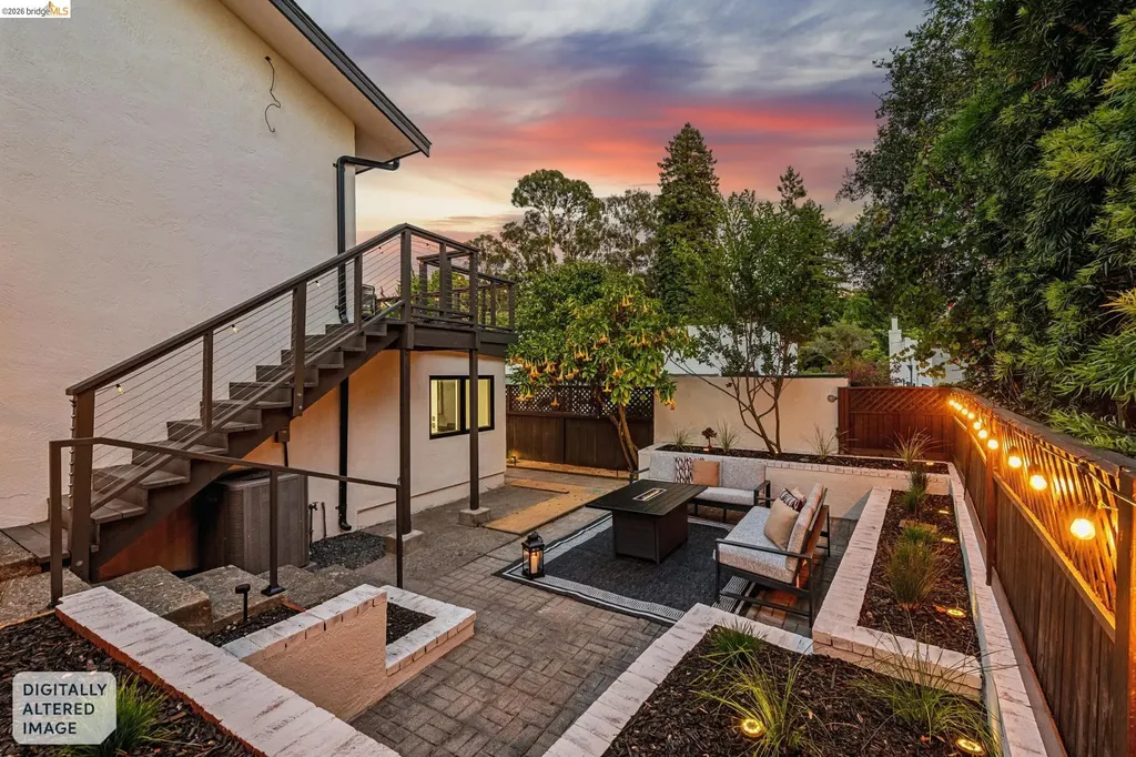 921 Underhills Road Oakland CA 94610