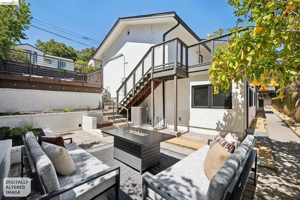 921 Underhills Road Oakland CA 94610