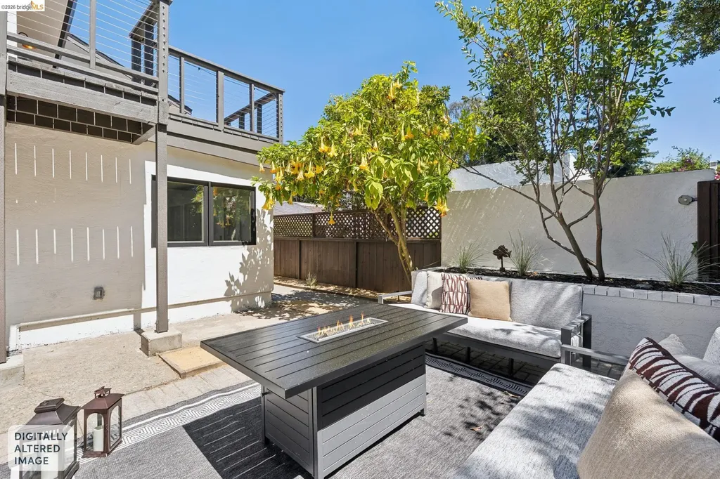 921 Underhills Road Oakland CA 94610