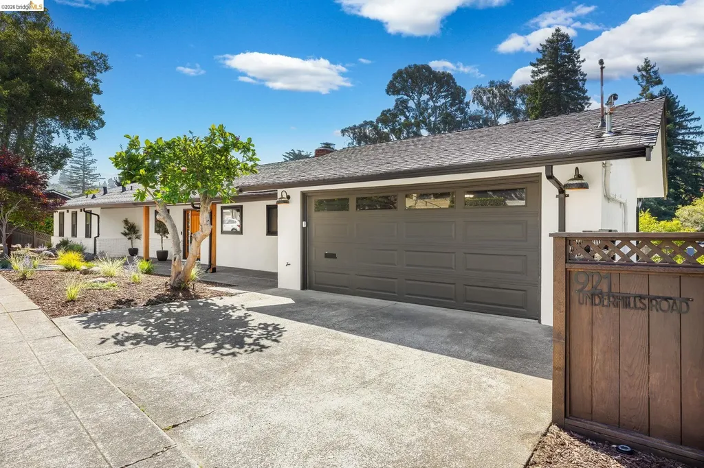 921 Underhills Road Oakland CA 94610