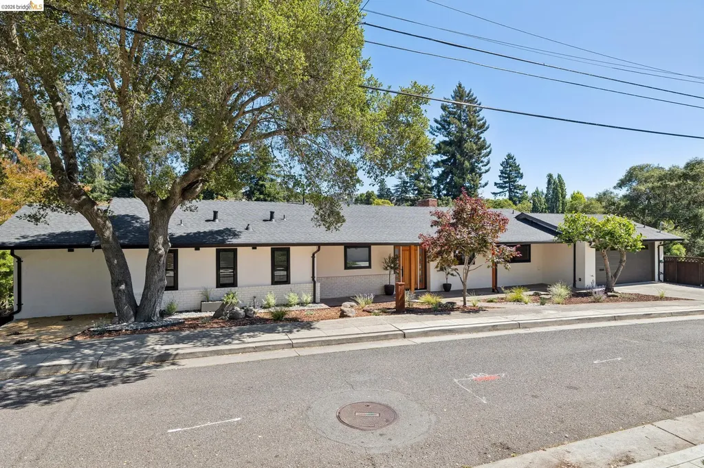 921 Underhills Road Oakland CA 94610