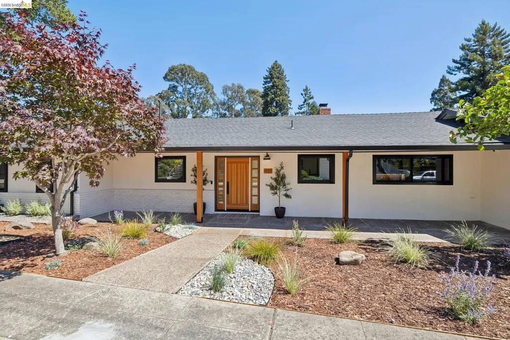 921 Underhills Road Oakland CA 94610