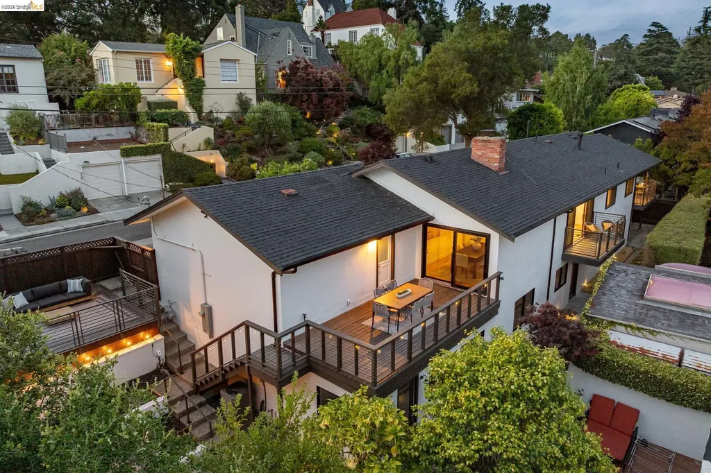 921 Underhills Road Oakland CA 94610