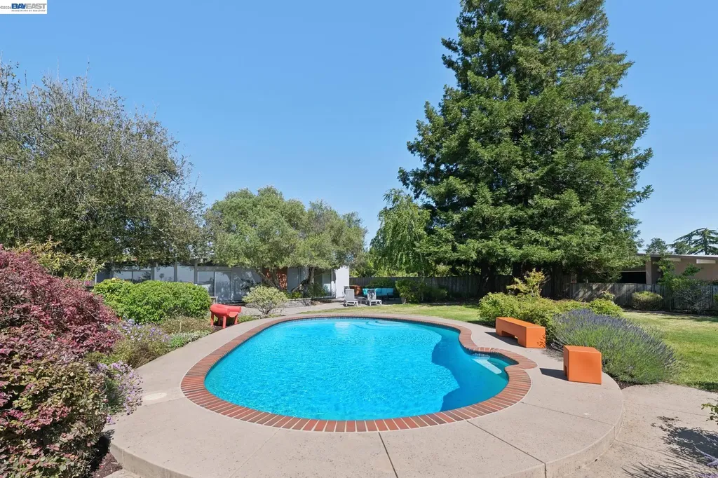 5842 Highwood Road Castro Valley CA 94552