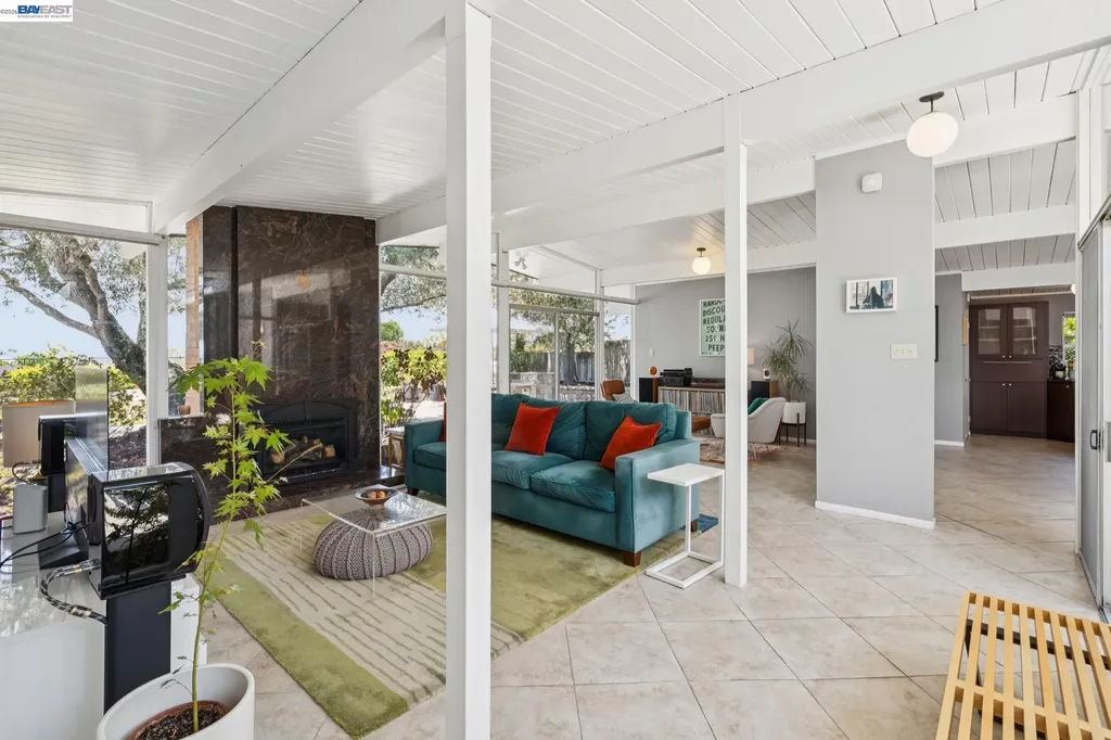 5842 Highwood Road Castro Valley CA 94552