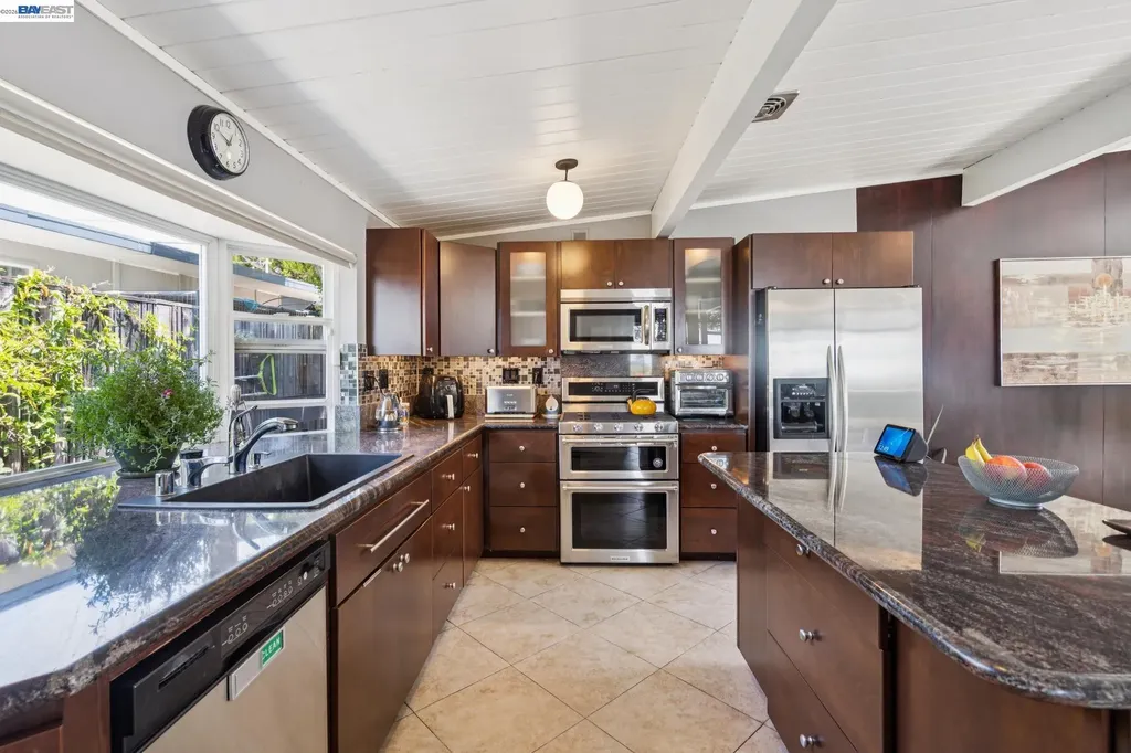 5842 Highwood Road Castro Valley CA 94552