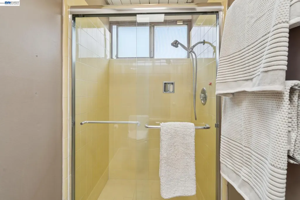 5842 Highwood Road Castro Valley CA 94552